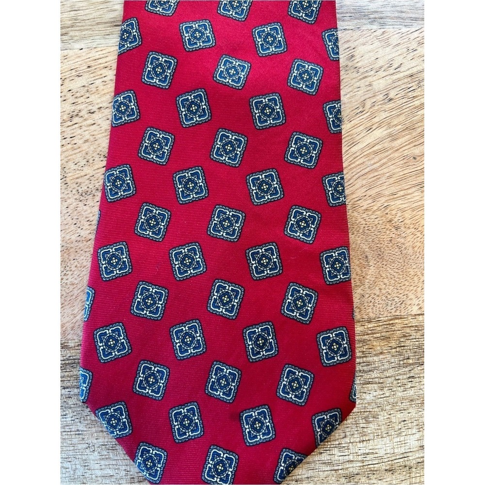 Mario Valentino Red Silk Tie with Blue & Gold Medallions GREAT PREOWNED